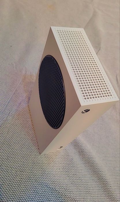 Vând x box series S limited edition DOAR CU O MANETA !!!!!