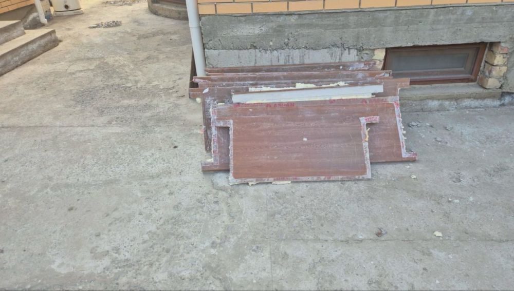 Пластик терезелер подоколниктар