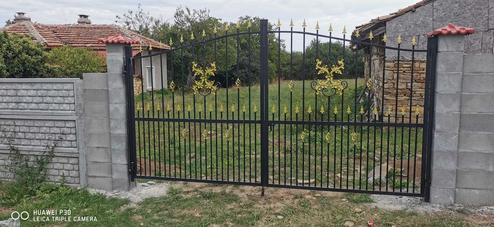 Огради, врати, парапети