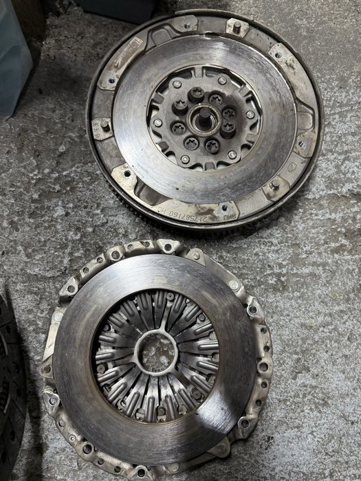 Volanta kit ambreiaj bmw e90 e91 e92 e93 325d 330d n57d30a 245cp 204cp