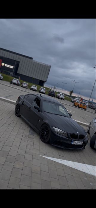 BMW E90 facelift 320i