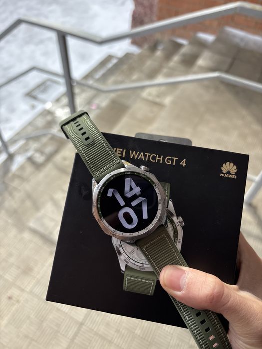 Смарт-часы Huawei GT 4 PRO