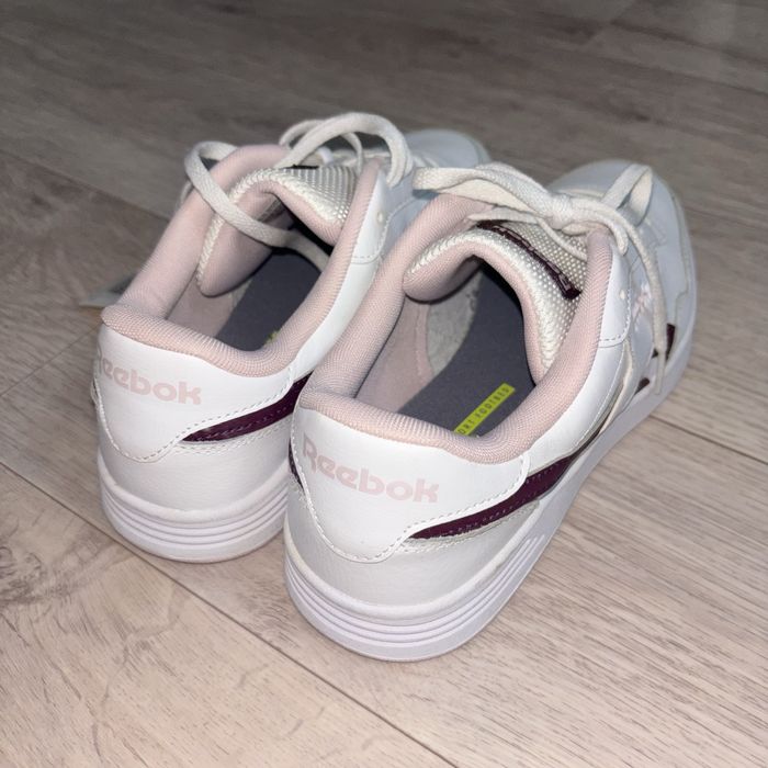 Новые кожанные кроссовки Reebok