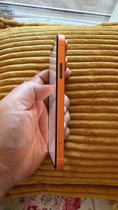 Vând schimb iphon 17pro ,el defapt e un iphon 11 bagat în carcasa de 17pro tot functional astept oferte