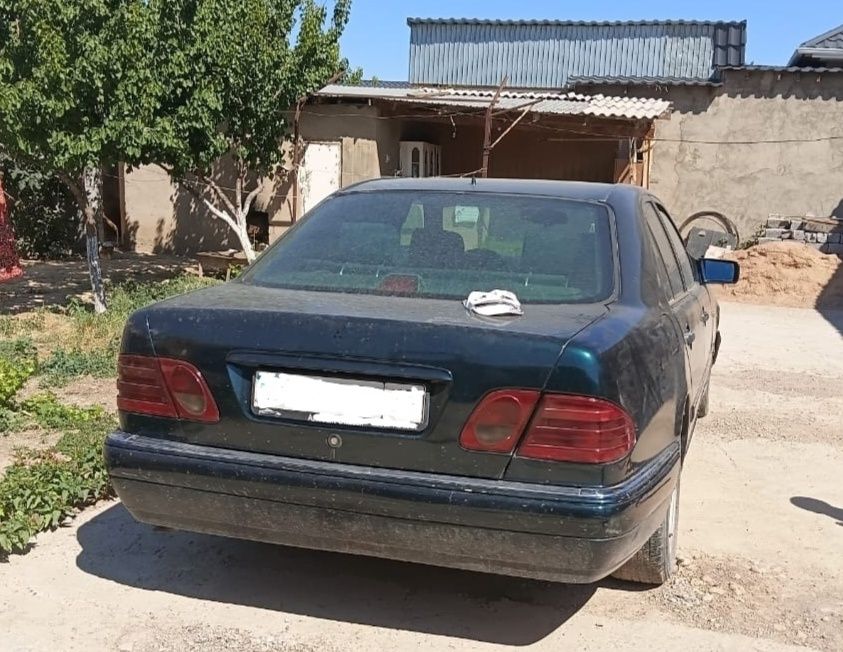 Продаю машину Mercedes, механика