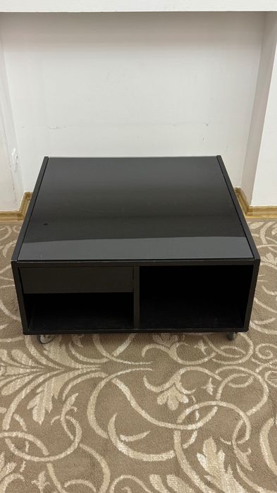 столик на колесах