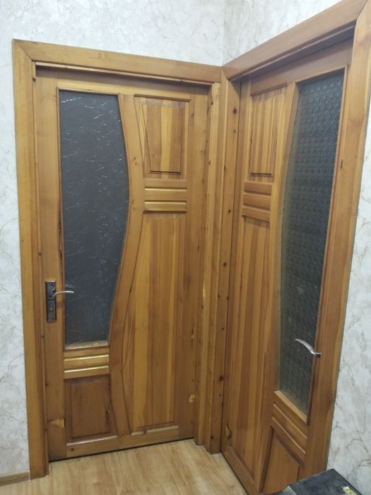 Продам двери натуральная дерево