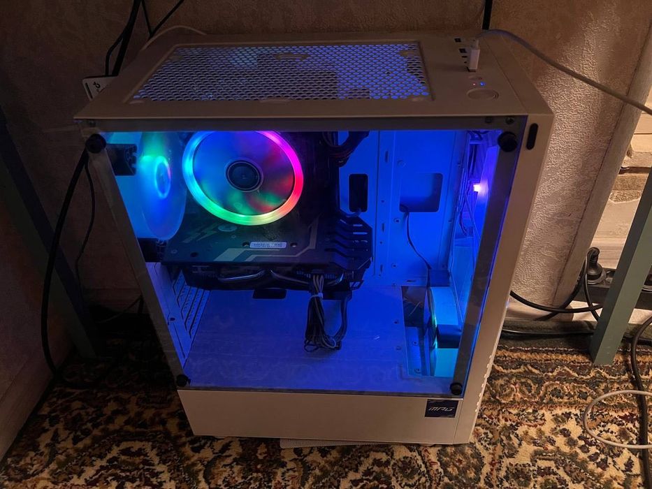 Gaming PC deyarli yangi