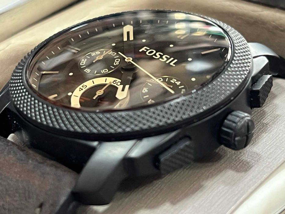 Продавам часовник Fossil FS4656IE