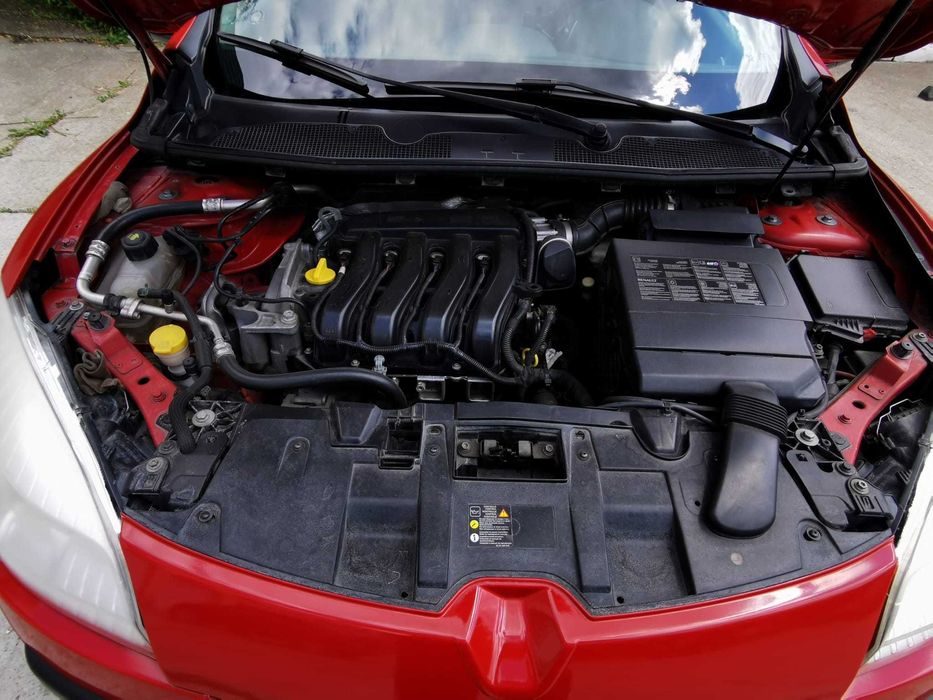RENAULT MEGANE III / 1.6 16 valve EURO 5 / AN 2010 / 84315 km
