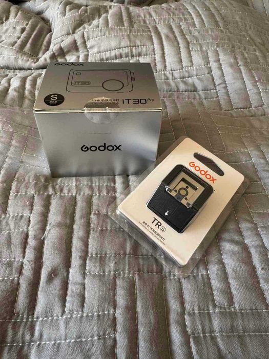 Светкавица Godox iT30 PRO за Sony (S) + накланящ се TTL адаптер.