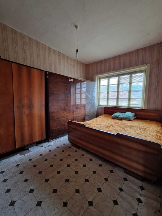 Продава се Къща в с. Николаево, Област Плевен - 203 кв.м за 75 €/кв.м - Снимка #2