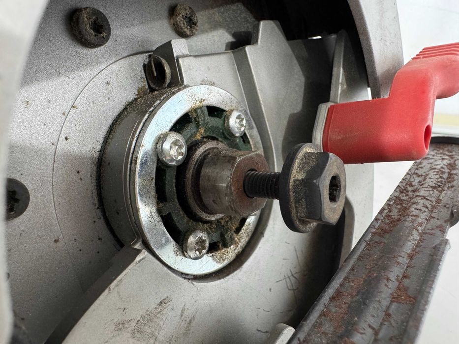 Ръчен циркуляр - Bosch 18 V Li-ion