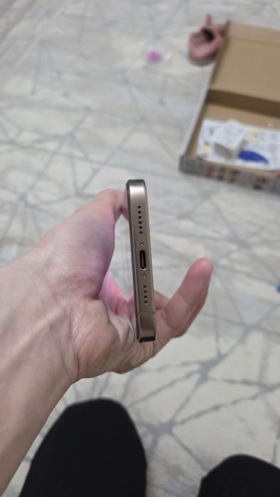 Продам IPhone 16 Pro Max Desert 256