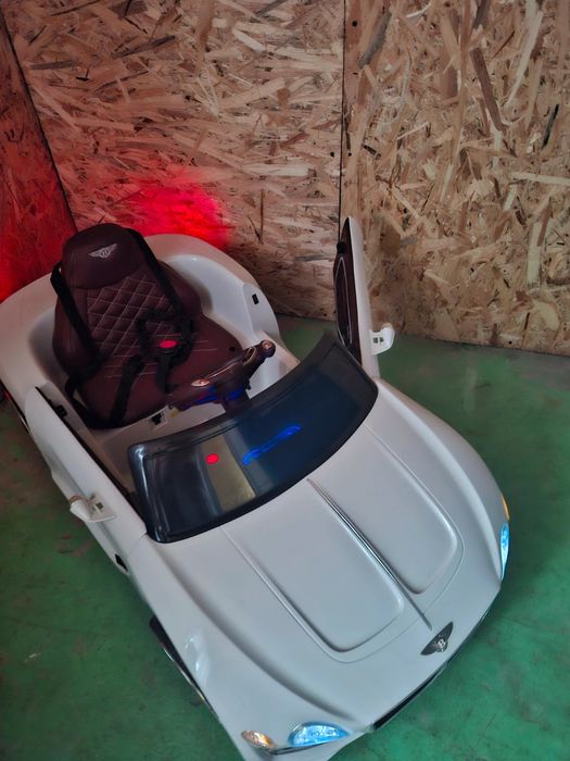 Mașina electrica pentru copii