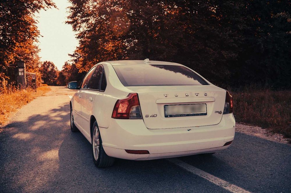 Volvo S40 te duce unde vrei in siguranta!
