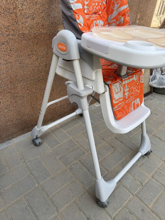 Детский стульчик для кормления Justin.