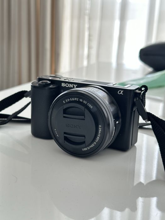 Фотокамера Sony ZV-e10 kit