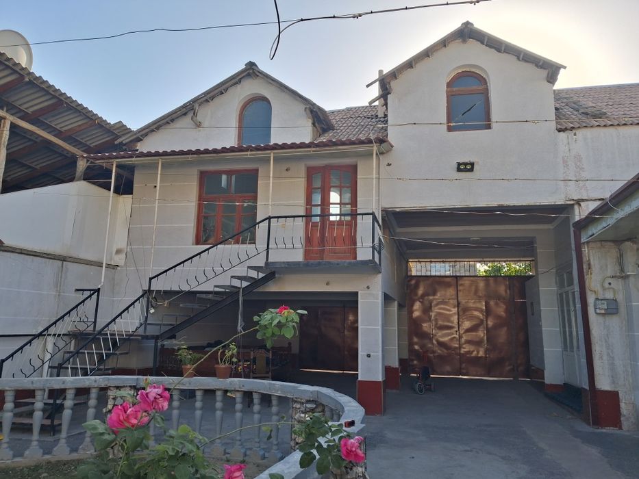 Уй сотилади марказда