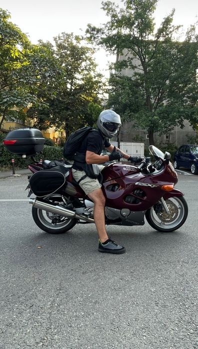 Suzuki GSX750F sport-touring