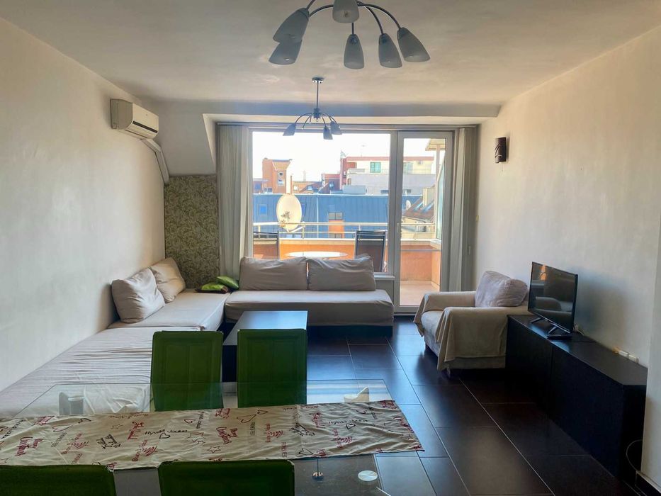 Дава се под наем Тристаен апартамент в Варна, Базар Левски - 100 кв.м за 612 € - Снимка #2