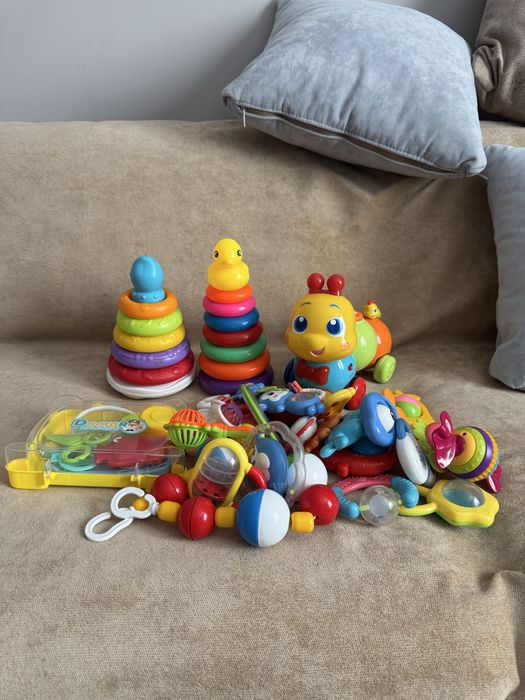 Яркие погремушки для малышей