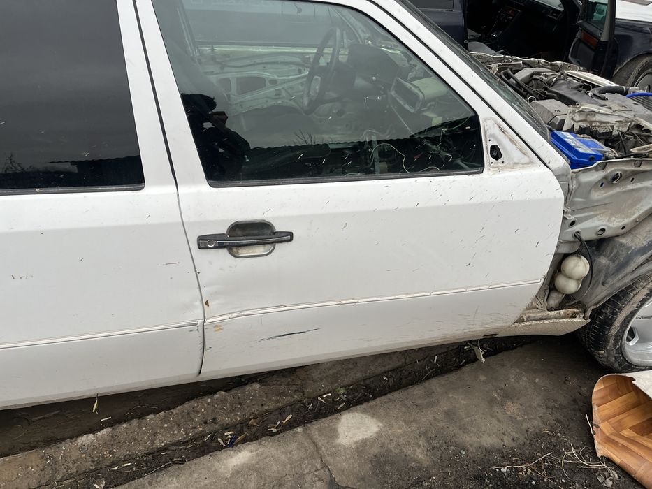 Продаются двери на 124 уневерсал