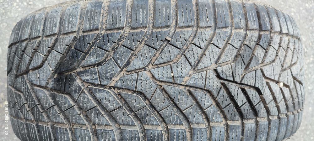 Всесезонни гуми 235/45 r17