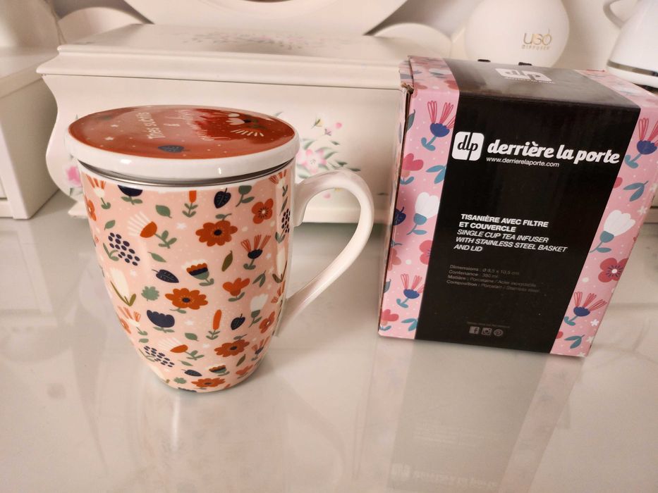 Cana noua portelan cu infuzor de ceai