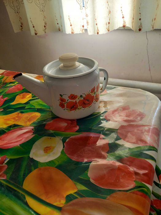 Продам эмалированные чайники