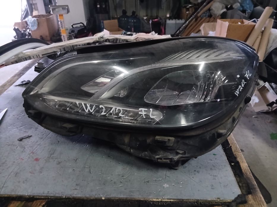 Vând far stâng de Mercedes e class W212 anul 2013 facelift