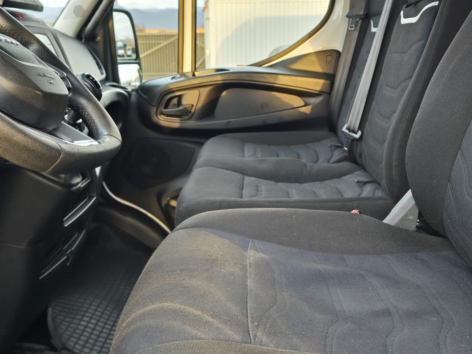 Vând Iveco Daily 50C 18 detarat la 3,5 T