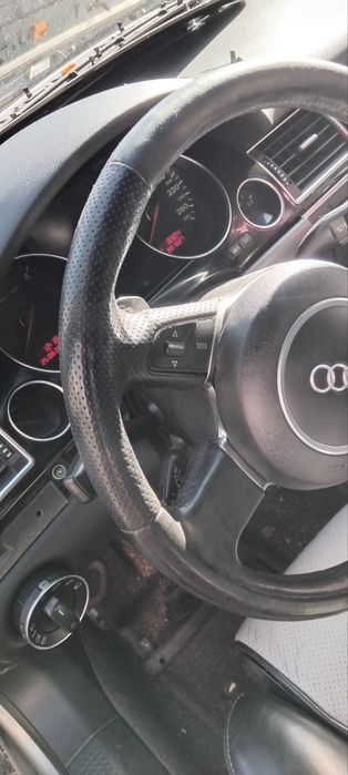 Волан с пера Audi A8 D3 Ауди А8