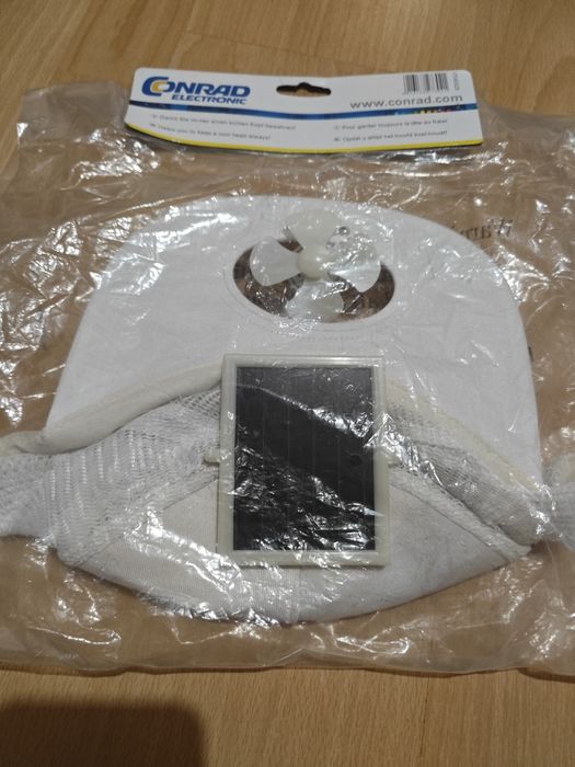 Соларна шапка с вентилатор