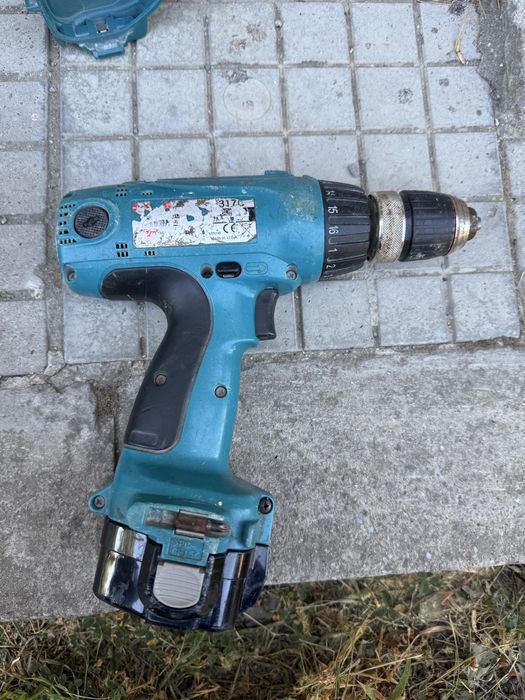 Продавам комплект винтоверти Makita