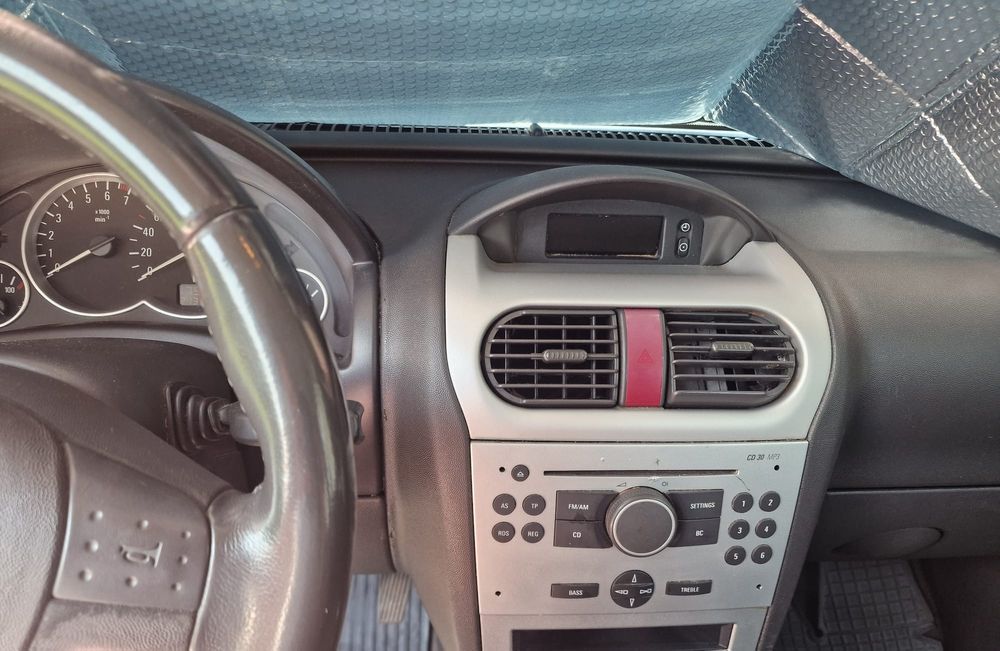 Vand Opel Corsa C 1.2 benzina 2006