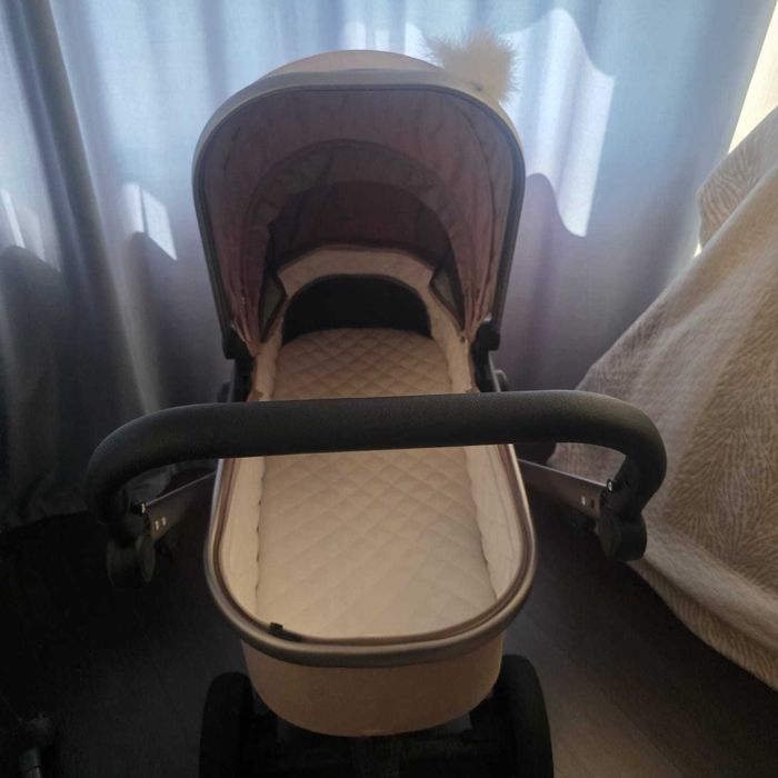 СРОЧНО продам коляску 3 в 1