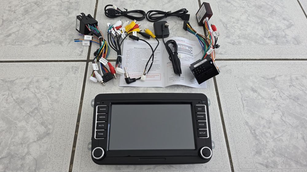 Navigatie adroid NOUA - CarPlay - 6GB RAM, 128 GB memorie  - VW Golf 5, 6, Passat B6 B7 CC, Tiguan, Touran Skoda