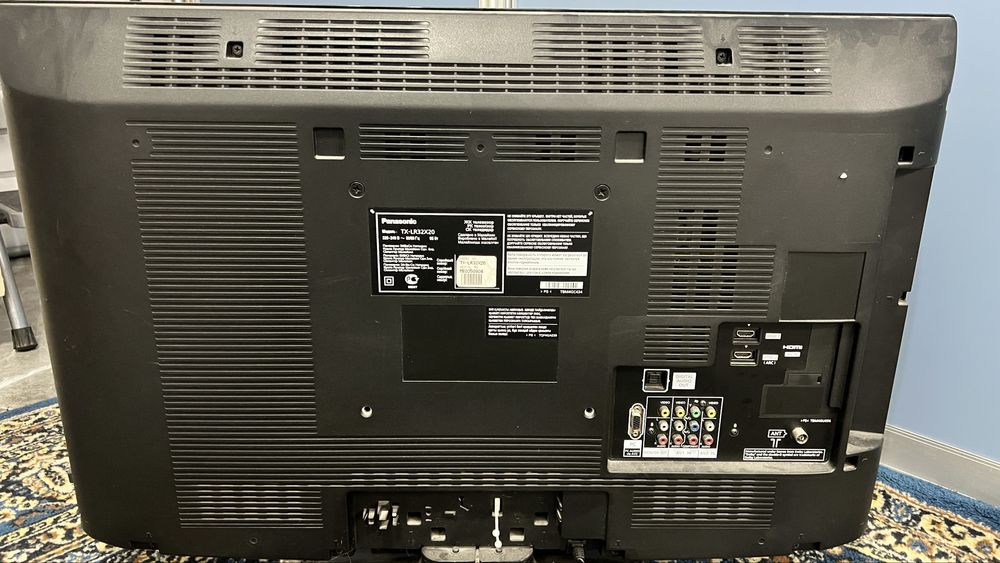 Продам телевизор Panasonic. Диагональ 80см.