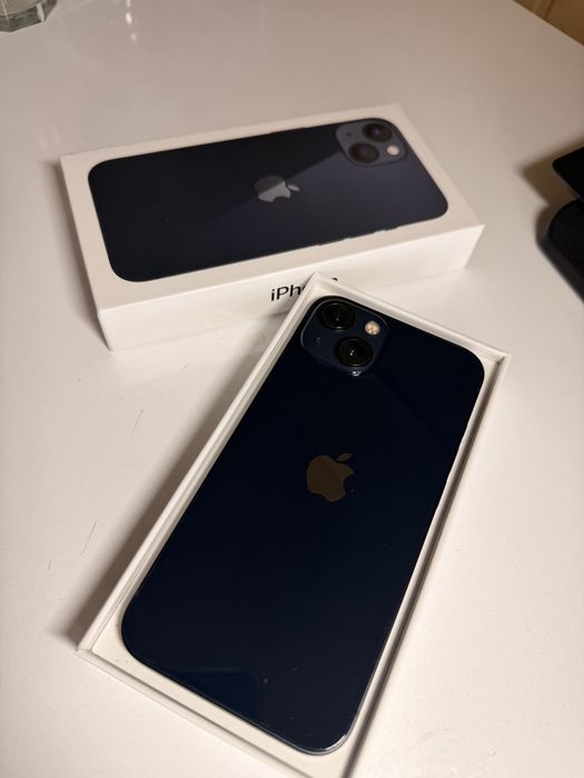 Продавам iphone 13 с гаранция