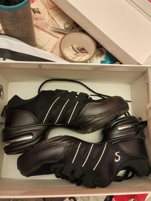 Продавам нови и като нови боти и ботуши.