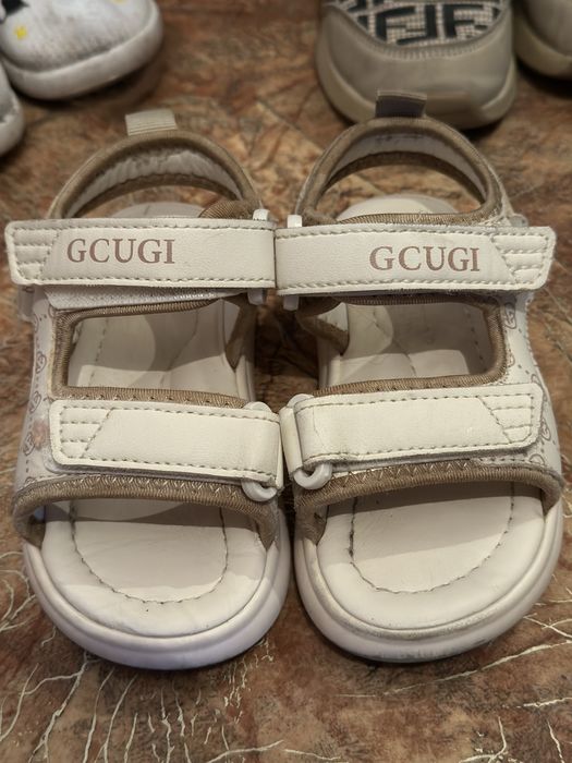 Продам обуви для девочек