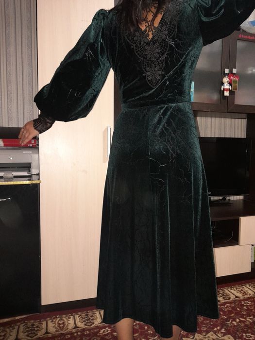 Продам платье женское.