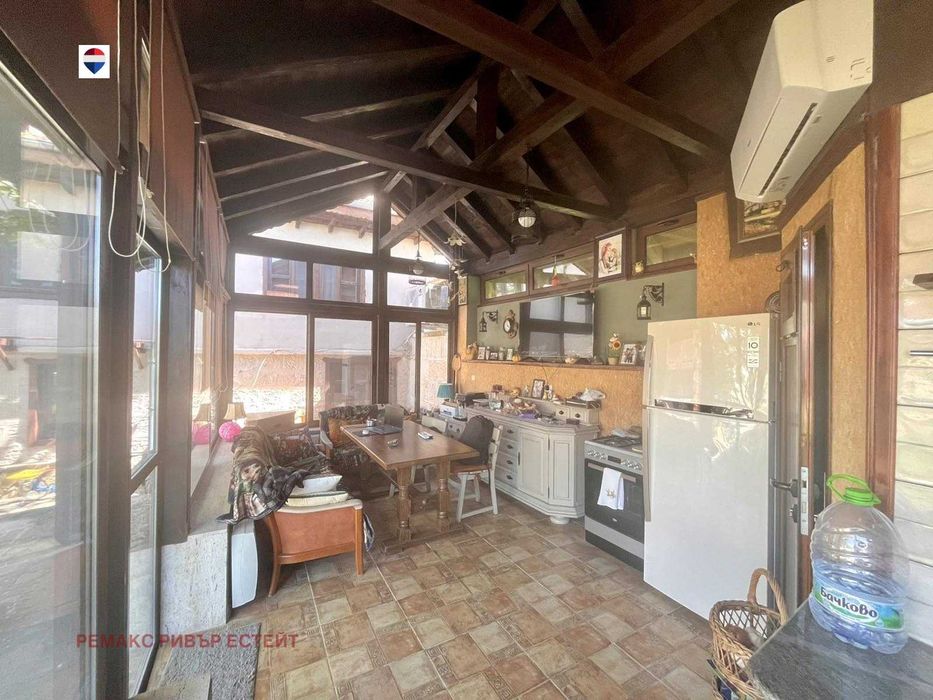 Къща на два етажа за продажба в с. Красен