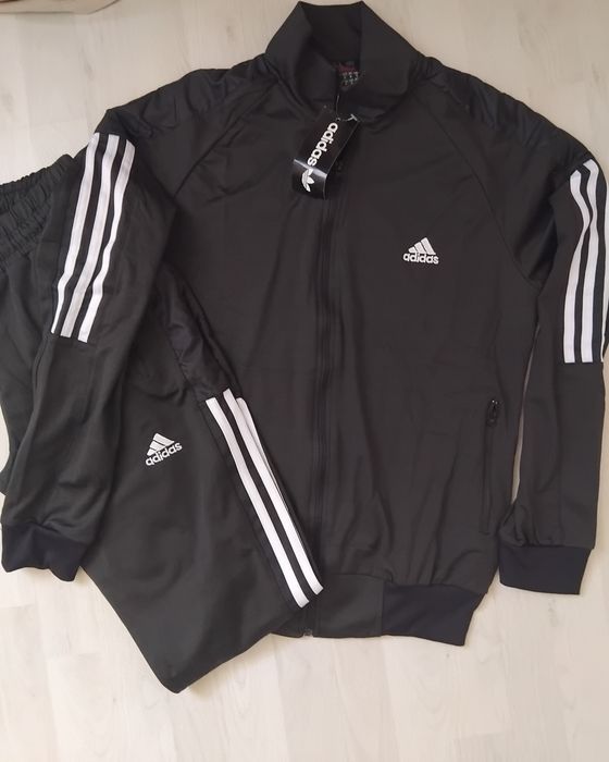 Model nou! Trening baieti Adidas!