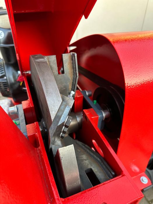 Tocatoare crengi si resturi vegetale cu disc - profesional