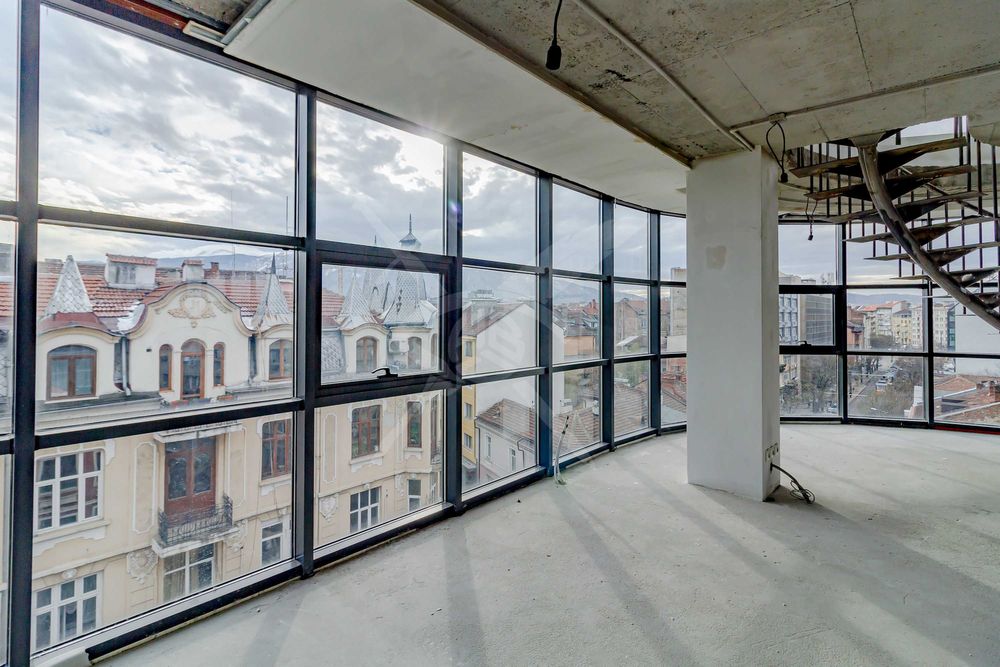 Продава се Заведение в София, Център - 429 кв.м за 3497 €/кв.м - Снимка #2