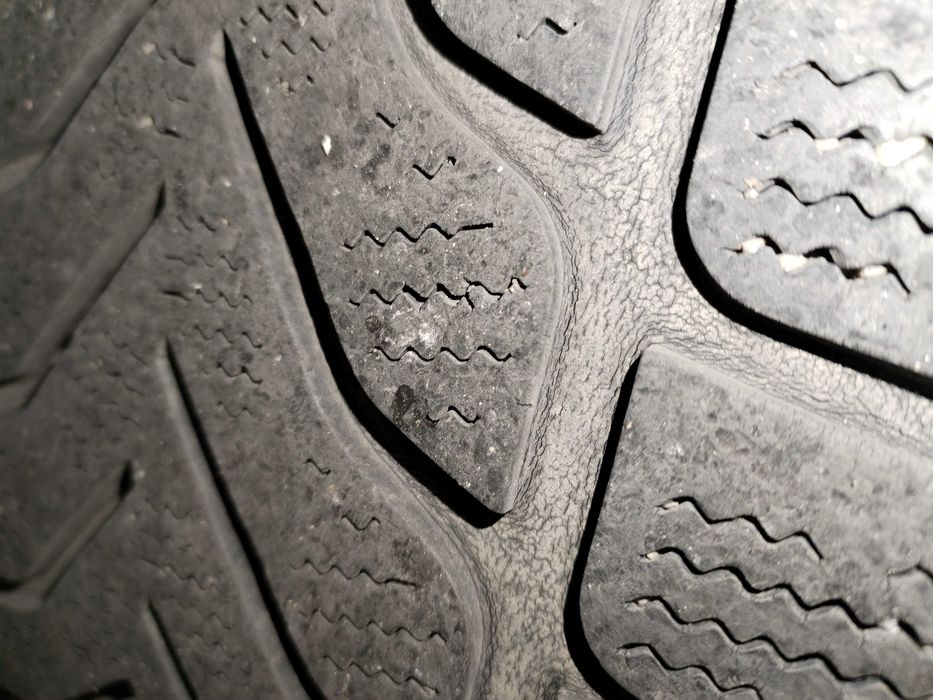 2 бр. зимни гуми 245/45 R18 Lassa Snoways 3