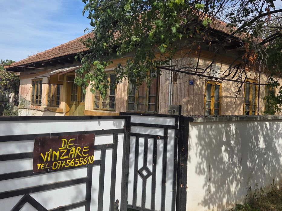Vand casa batraneasca  teren 1000m2 - Preajba -Craiova -