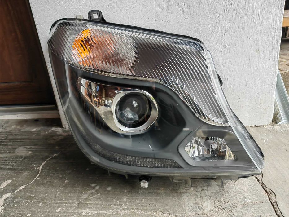 Фар Mercedes Sprinter W906 LED Bi-Xenon/Фар Мерцедес Спринтер Оригинал